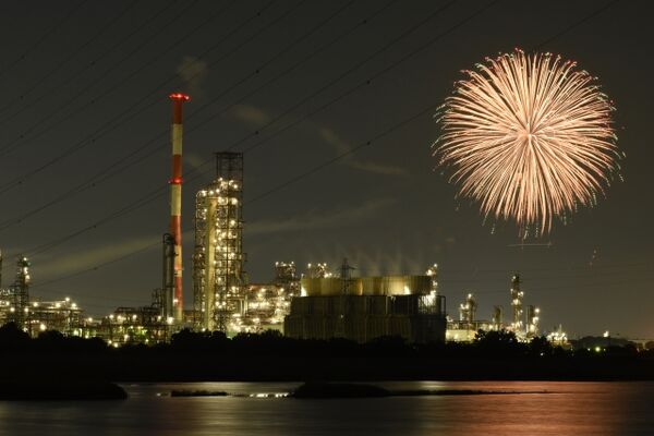 ▲▼日本四日市工廠夜景、花火大會。（圖／取自免費圖庫Photo AC）