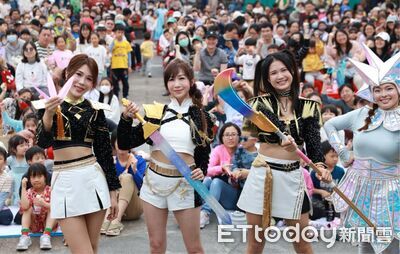 猜猜看是誰？　北市議員、三選人扮「DPP獵魔女團」大跳韓舞