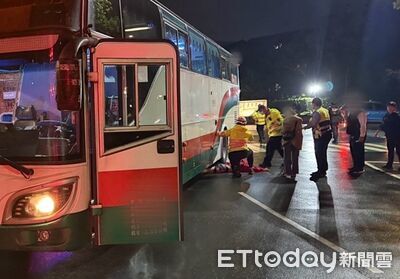 20歲大學生走人行道遭公車輾壓！下體傷勢嚴重進加護觀察