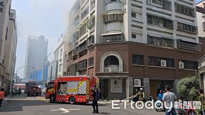 台南安平區住宅3樓火警　傳爆炸聲消防到場出水搶救