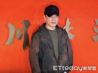 51歲王耀慶久違返台！素顏露面拍片「自砍酬勞」發聲：便宜又好用