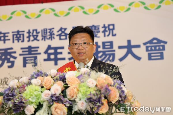 ▲南投縣政府表揚張育豪等115年度66位優秀青年。（圖／南投縣政府提供，下同）