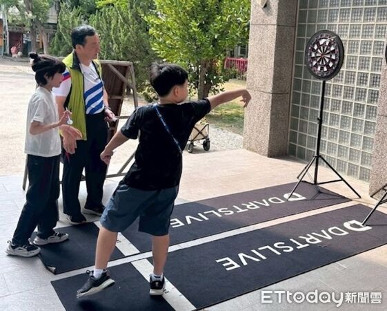 ▲新生盃適應體育電子飛鏢及飛盤擲準賽。（圖／記者楊晨東翻攝）