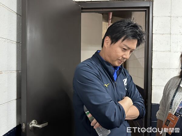 ▲富邦悍將執行副領隊林威助。（圖／記者蔡厚瑄攝）