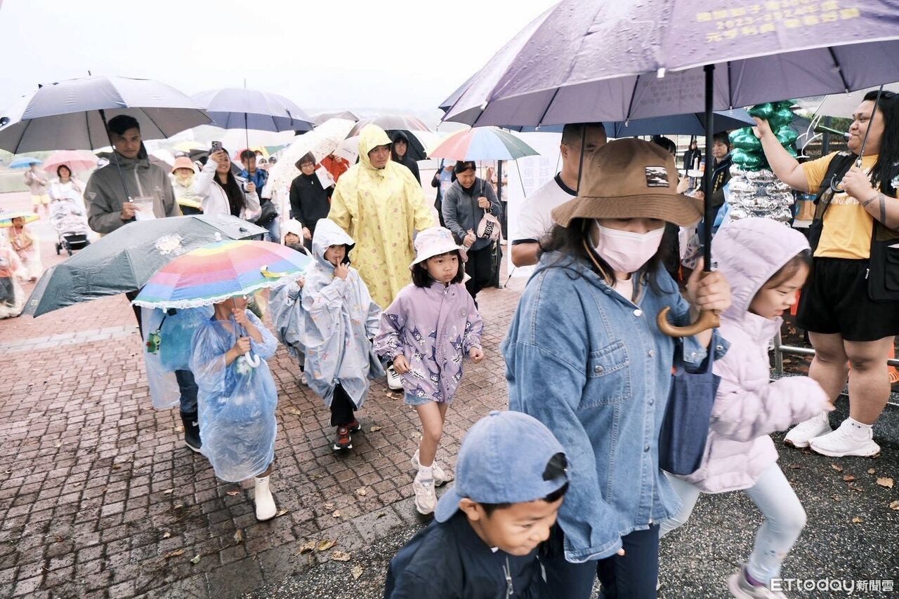台東親子路跑迎兒童節 逾200人齊聚大坡池共享歡樂時光