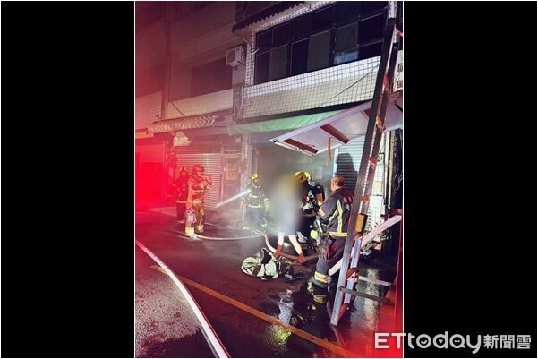 快訊/屏東住宅深夜竄火!警消出動24人馳援 一家四口獲救