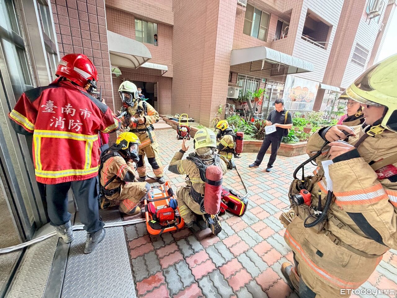 鹽水高樓火警模擬登場 南消演練大量傷患搶救應變