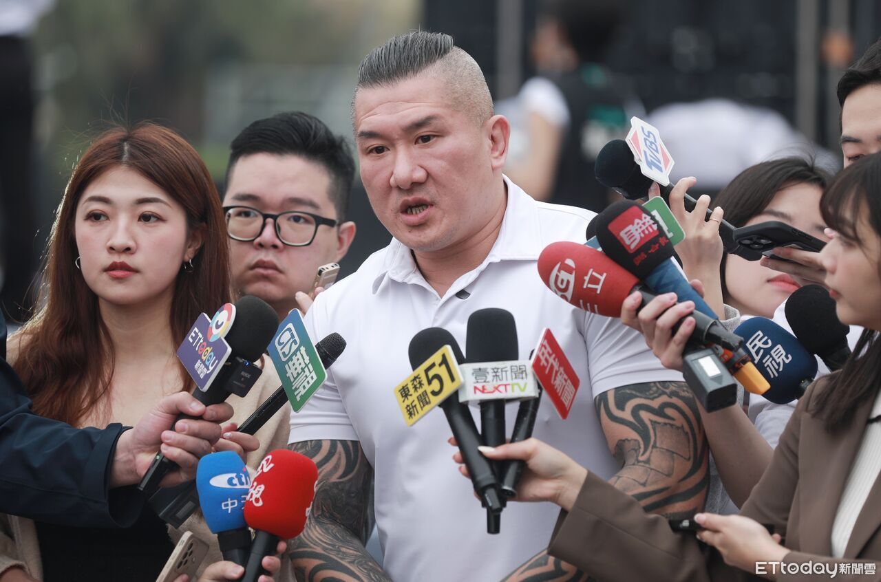 聲援柯文哲嗆媒體垃圾、賴清德狗樣子 館長撂話2年消滅民進黨