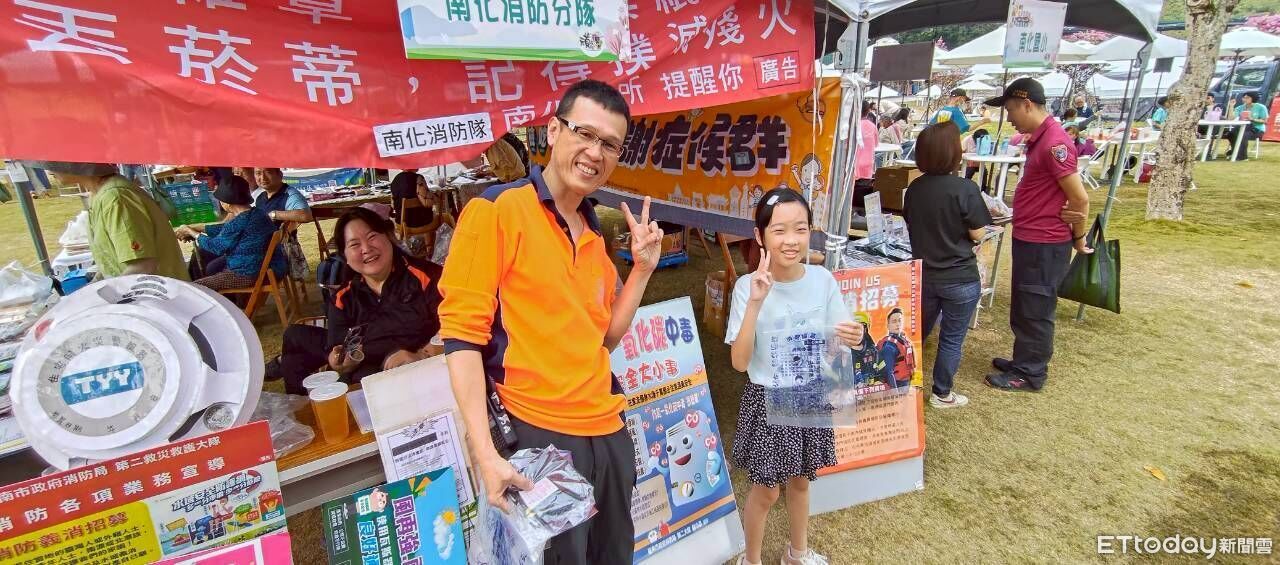 清明掃墓防火不鬆懈 南化消防黑糖節宣導「四不一要」