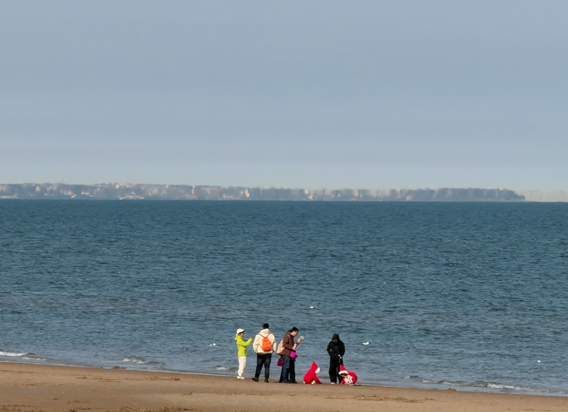 秦皇島阿那亞現「帶狀海市蜃樓」 民眾嗨喊:像積木火車
