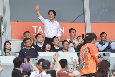 總統才剛看完球！亞太球場攤商沒了球迷怒　賴清德第一時間反應曝