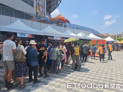 被洗版了！亞太球場撤攤惹怒球迷　台南體育局遭改「韭菜收割局」