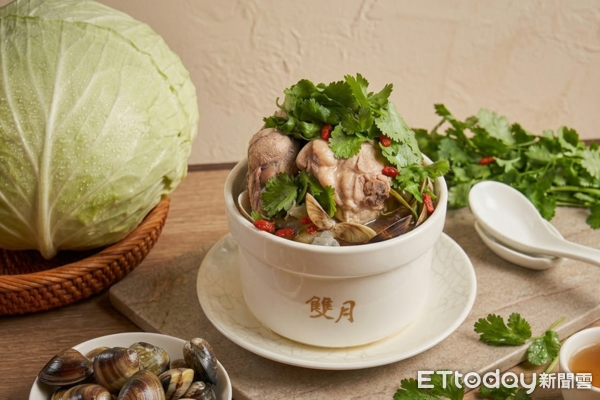 ▲香菜加爆蛤蜊雞湯。（圖／雙月食品社提供）
