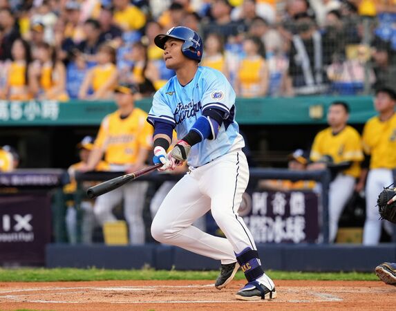 ▲富邦悍將范國宸開轟。（圖／富邦悍將提供）