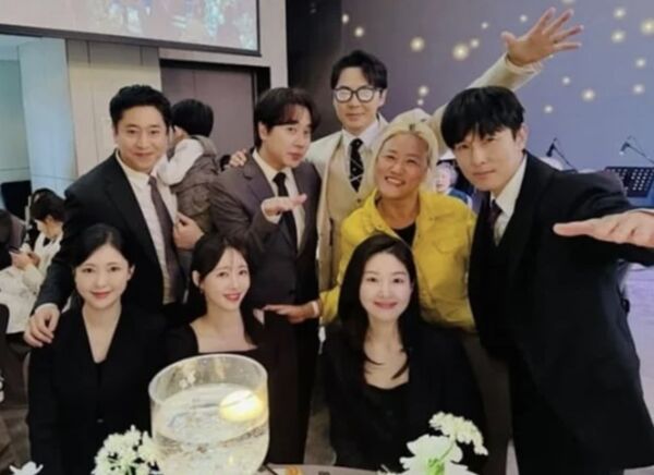 ▲▼ 神話李玟雨結婚「唯獨申彗星沒到」　內幕曝光：聯繫多次都失敗⋯。（圖／翻攝自李玟雨、攝影師趙善熙IG）