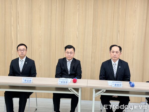 ▲▼幸福家不動產記者會說明房仲掌摑工讀生事件。（圖／記者林東良攝）