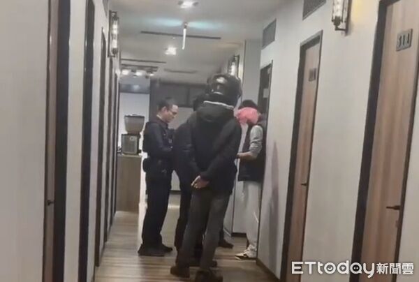 安毒男網咖包廂自嗨煙霧瀰漫 警衝現場再搜出喪屍煙彈