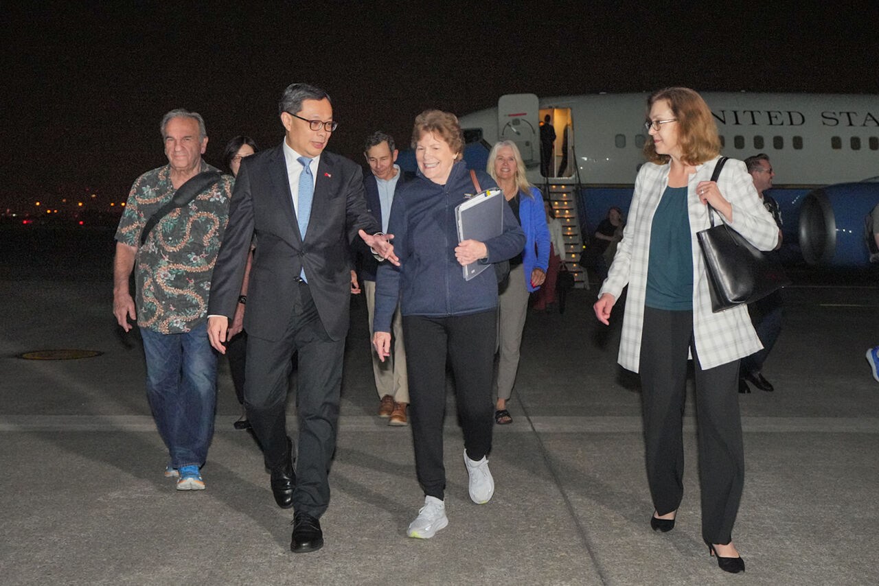 關切軍購案! 美跨黨派參議員率團抵台