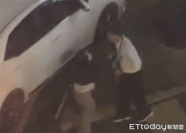 長髮黑衣女變身球棒隊!疑感情金錢拉扯男方 警列家暴偵辦