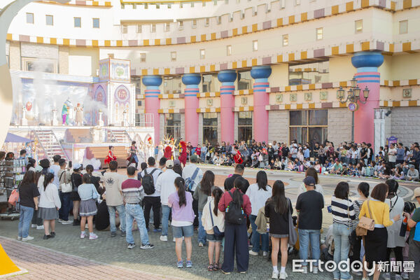 ▲高雄義大世界推出祖孫三代只要1元入園活動             。（圖／記者吳奕靖翻攝）