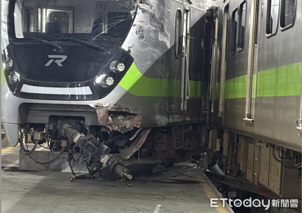 ▲▼台鐵調車出軌。（圖／讀者提供）
