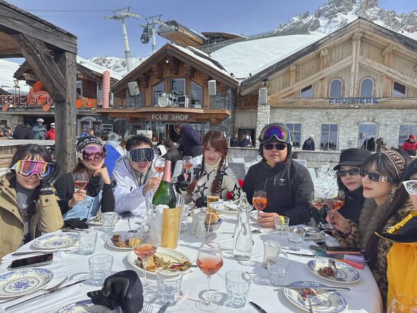 ▲77姐與徐至琦爆出旅遊糾紛。（圖／翻攝77姐IG，徐至琦提供）