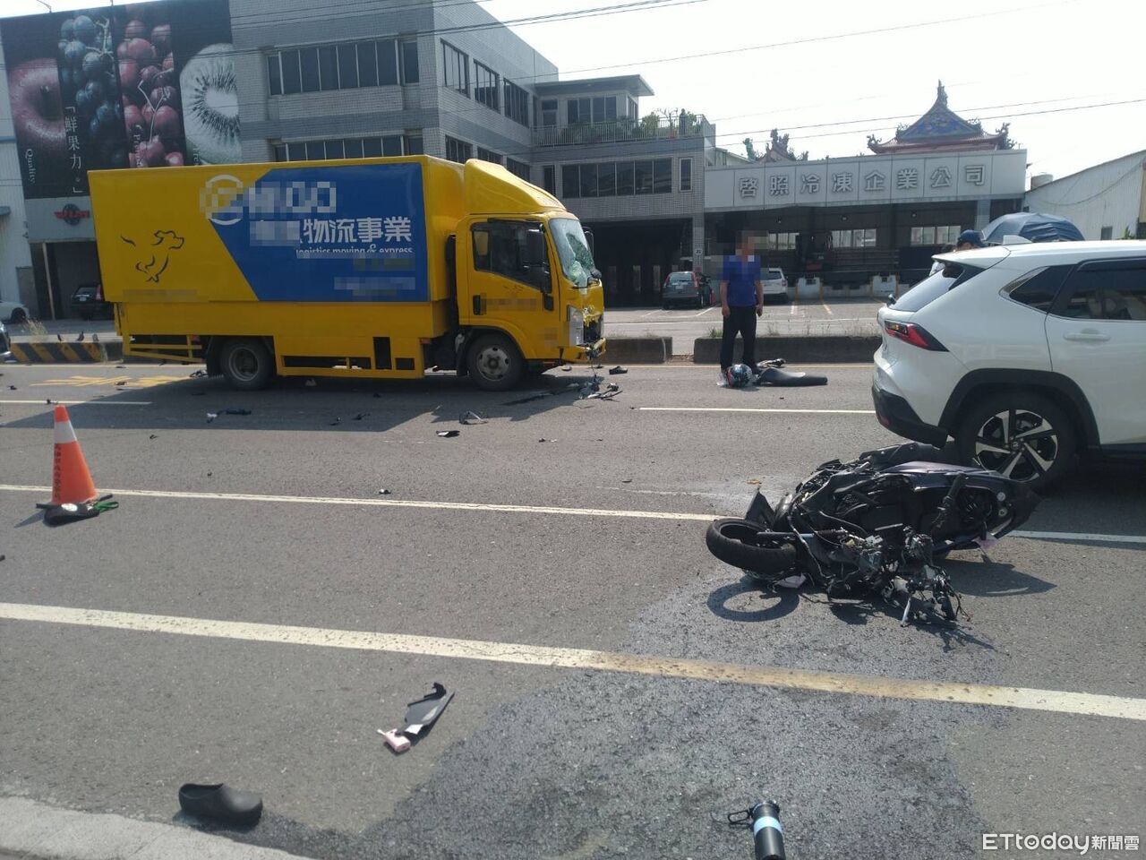 快訊/20歲騎士對撞物流車亡!高雄一日3起重大事故2死1命危