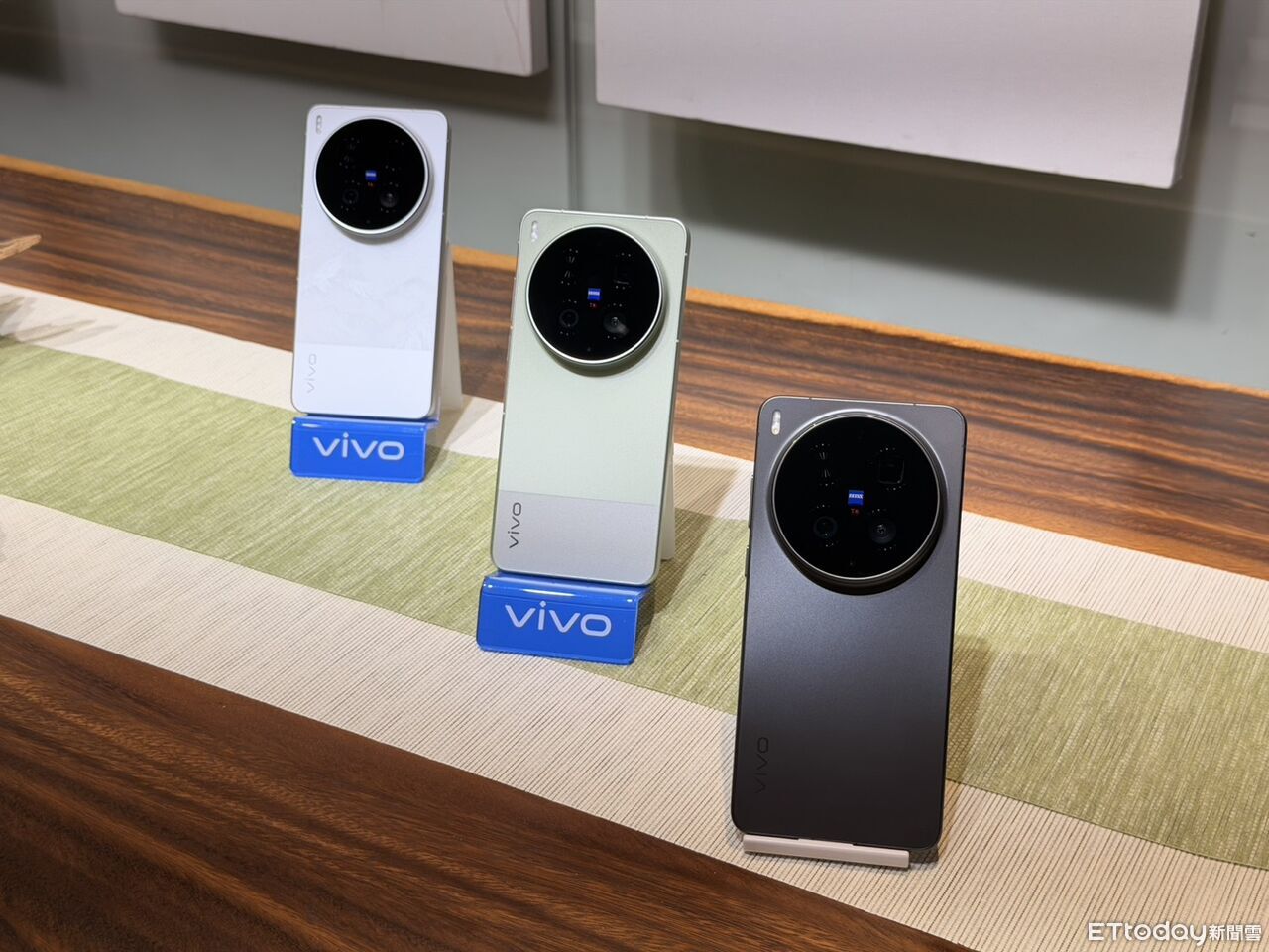 vivo X300 Ultra搶先看!台灣確定上市、400mm增距鏡挑戰極限