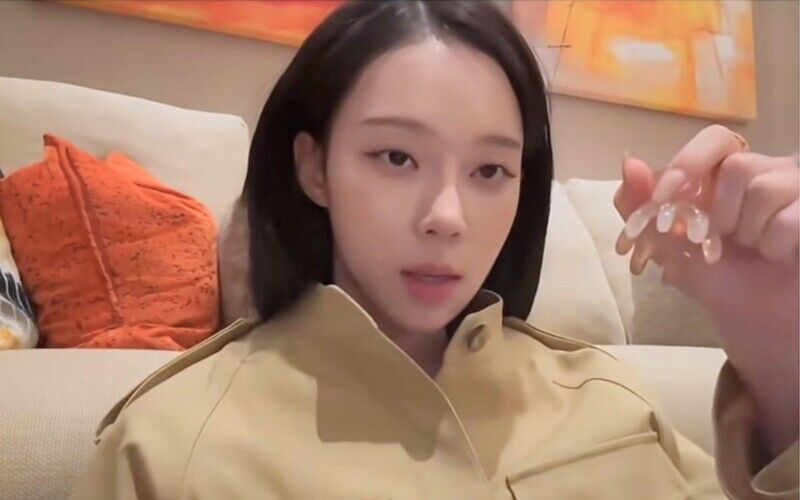 aespa Winter愛用好物5款公開！直播翻包540水晶之焰、泰國鼻通、療癒小物一次看