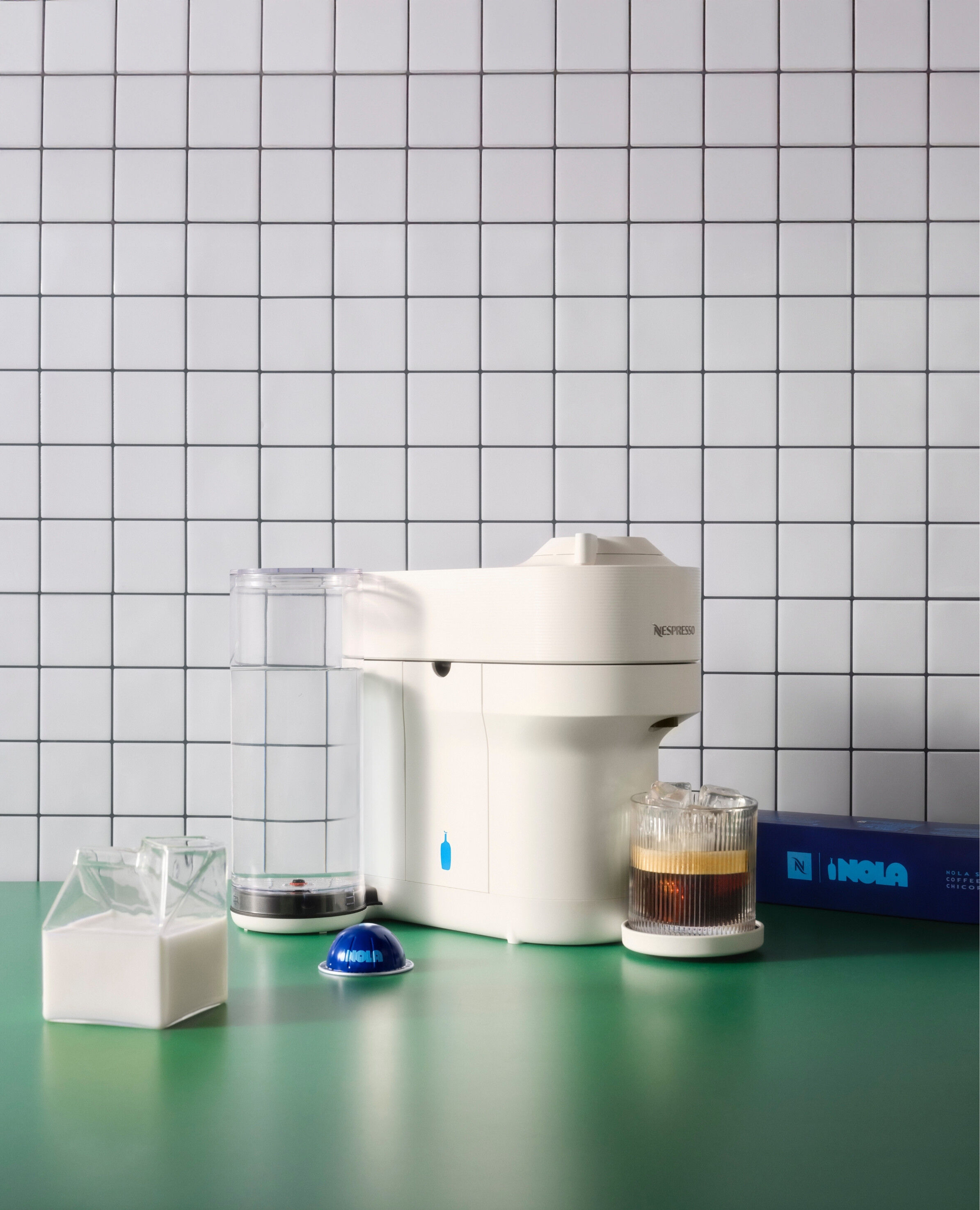 ▲膠囊咖啡品牌Nespresso推出Blue Bottle Coffee 藍瓶咖啡聯名系列。（圖／品牌提供）