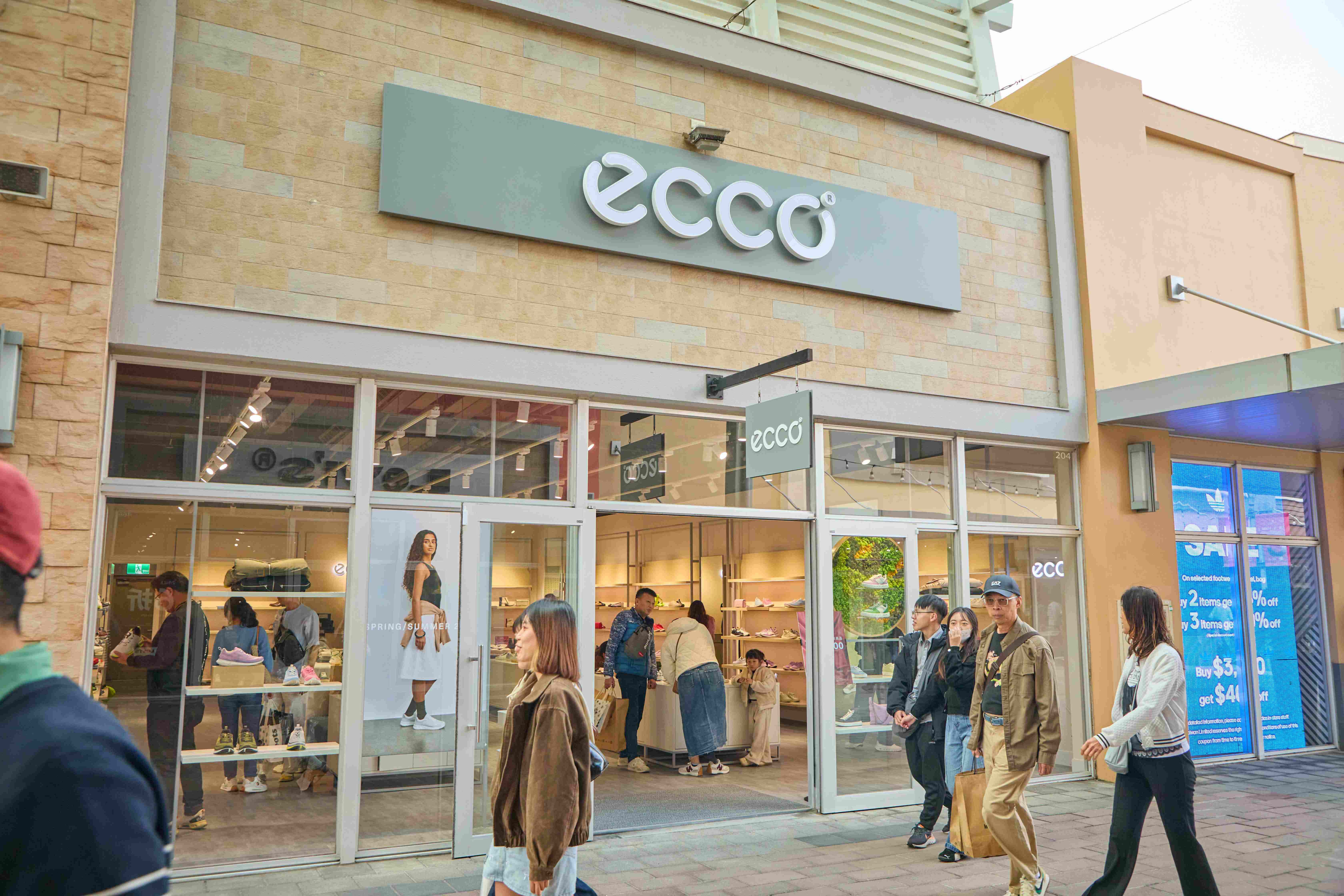 ▲兒童節華泰名品城變身巨型樂園，宏匯廣場泰服體驗免費拍。（圖／業者提供）