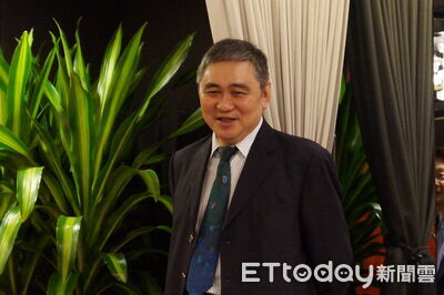 中央大學教授挺「王文洋爺孫戀」：年輕且獨具慧眼的女性才懂