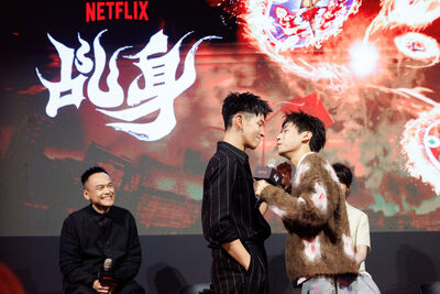 大鶴自爆「看超過600部謎片」釣出柯震東神回！　十指緊扣飆汗了