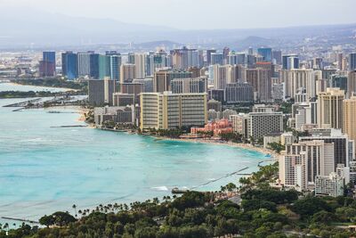 夏威夷除了海邊還有更多！鑽石頭山景色絕美　全球最大露天購物中心超好逛