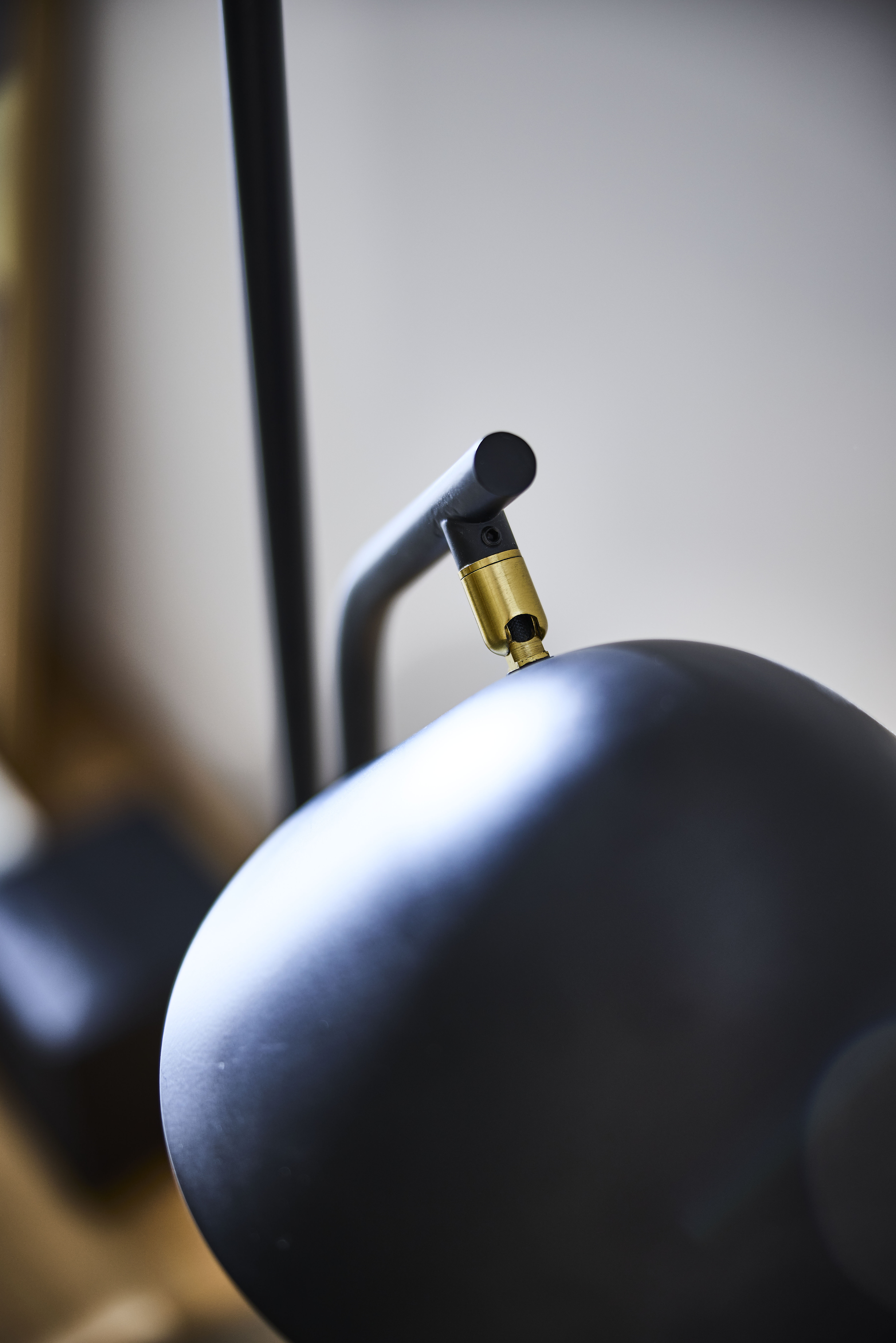 ▲IKEA與設計師Raffaella Mangiarotti再度合作兩款落地燈。（圖／翻攝IKEA官網）