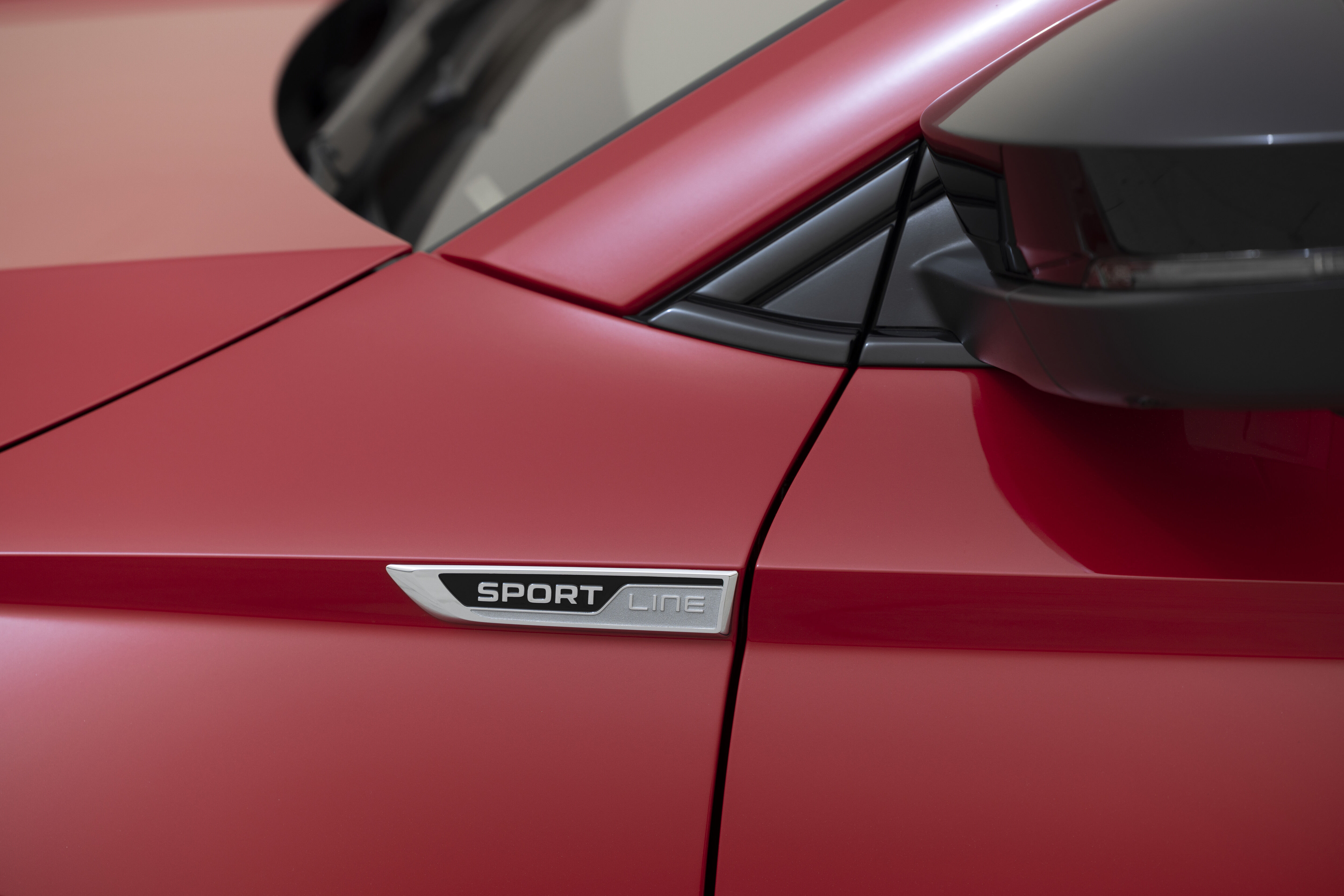 ▲Skoda Karoq Sport休旅推出搶眼特仕車。（圖／翻攝自Skoda）