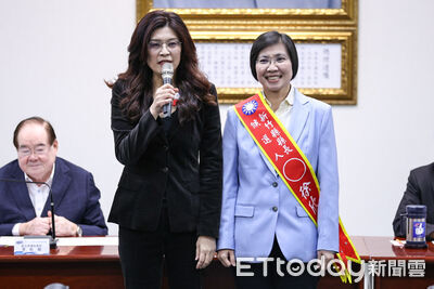 鄭麗文稱會整合新竹縣　徐欣瑩尬笑認「仍見不到陳見賢」