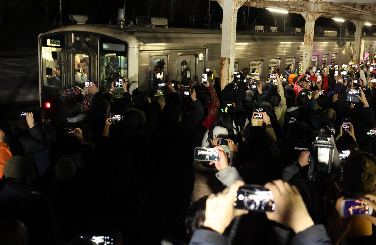 「日本JR最短幹線」熄燈!115年歷史不敵虧損 鐵道迷含淚告別