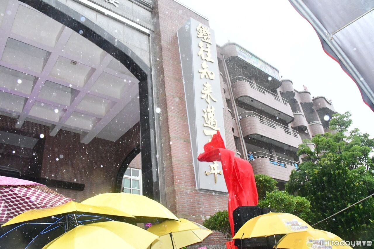 東石高中百年校慶 廊柱揭牌彰顯文化底蘊