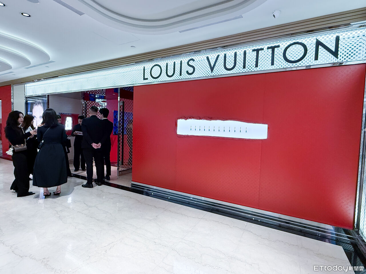 Louis Vuitton,彩妝,唇膏,眼影,精品,美妝,嬌蘭 。（圖／記者李薇攝）