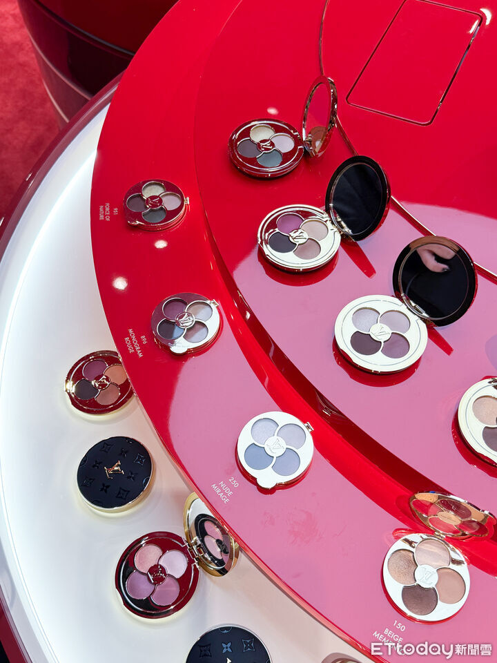 Louis Vuitton,彩妝,唇膏,眼影,精品,美妝,嬌蘭 。（圖／記者李薇攝）