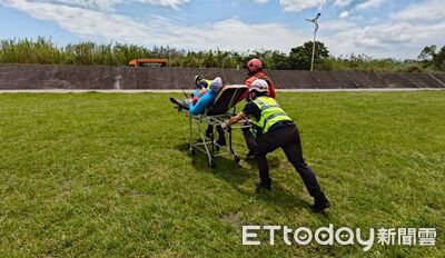 馬博拉斯山域跌倒！男登山客左膝韌帶斷裂　黑鷹直升機緊急救援