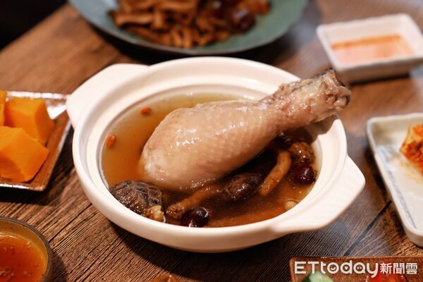 ▲名廚林明健打造港式養生煲湯品牌「好好養湯」進駐春大直。（圖／業者提供）