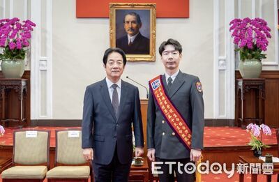 消防員休假也救人！洪嘉壕奪「十大生命救援獎」　獲總統親自表揚