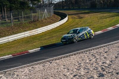 歐寶「電動性能鋼砲Corsa GSE」登上綠色地獄！預計今年投入量產