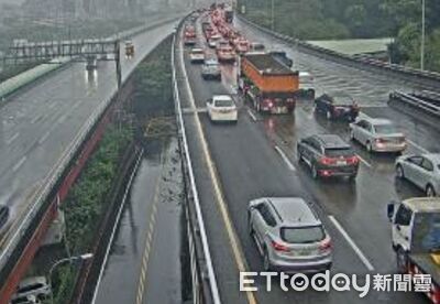 國道「2路段紫爆」龜速不到10公里　上午防10地雷