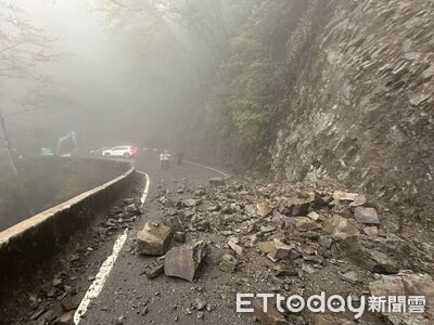 今晨大雪山 29.4K 落石交通中斷