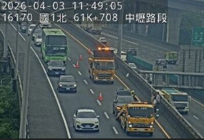 出遊注意！國1高架中壢段「6車追撞」　占內2線回堵5km