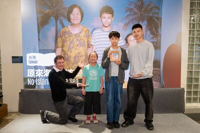 把腦瘤變作魚！澳洲神片逼哭全場　《原來海上沒有島》奪台灣大獎