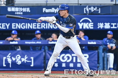 戴培峰第7局挨觸身球!新莊噓聲炸鍋 與吉力吉撈衝突才過一週